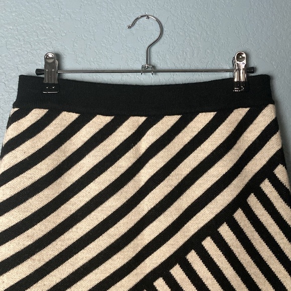 Cynthia Rowley Merino Wool Skirt ~ Small ~ Black and White - Picture 2 of 7